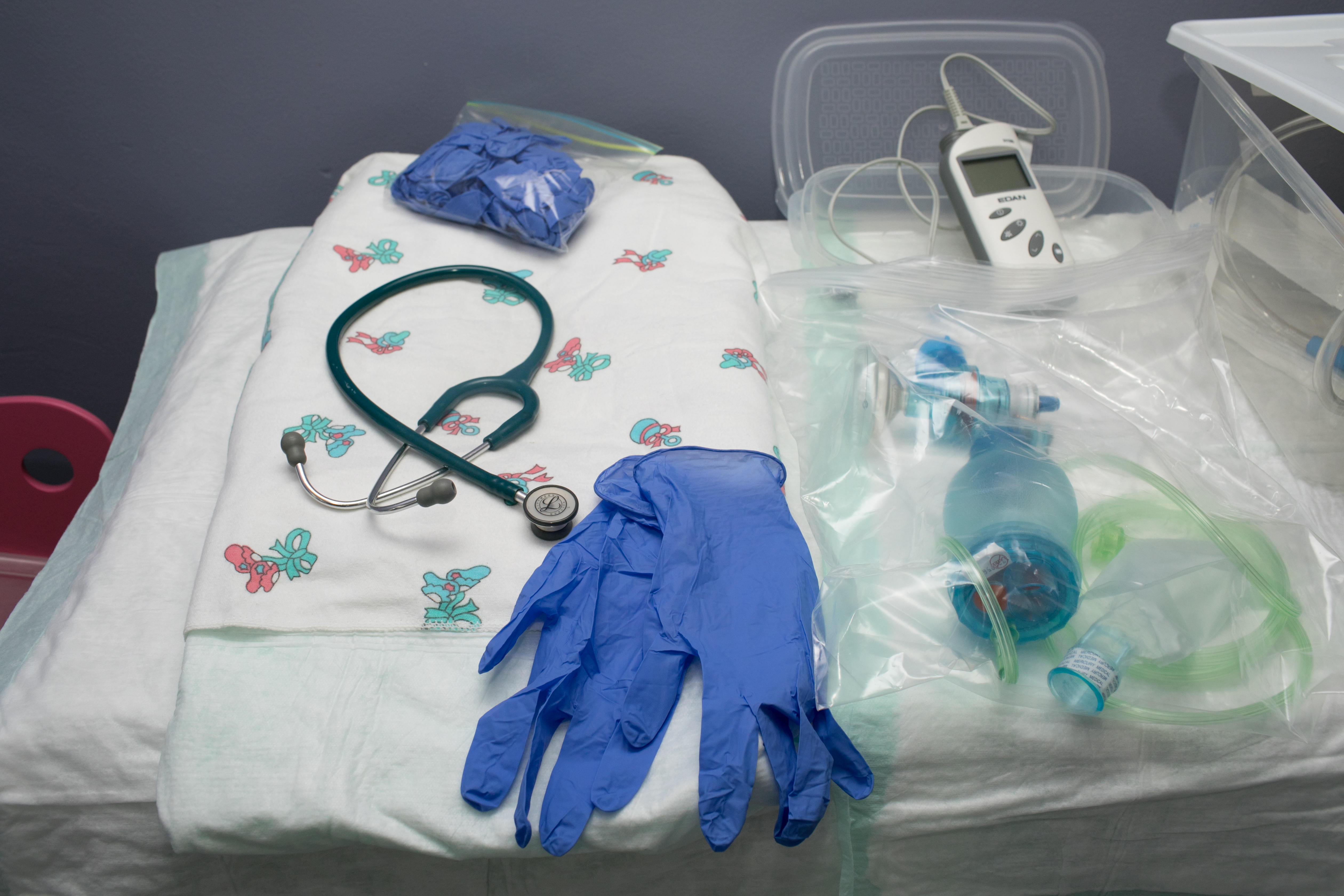 equipment birth medications supplies medical aom hospital checklist bring midwives things