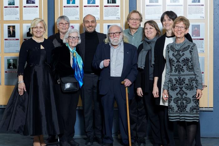 Left to right: Martha Garcia, Helen McDonald, Eleanor Enkin, Dr. Alex Jadad, Dr. Murray Enkin, Dr. Bruce Wainman, Dr. Patricia McNiven, Dr. Eileen Hutton, and Dr. Karyn Kaufman, at the Enkin Lectureship, 2017 (Photo Credit: McMaster University).